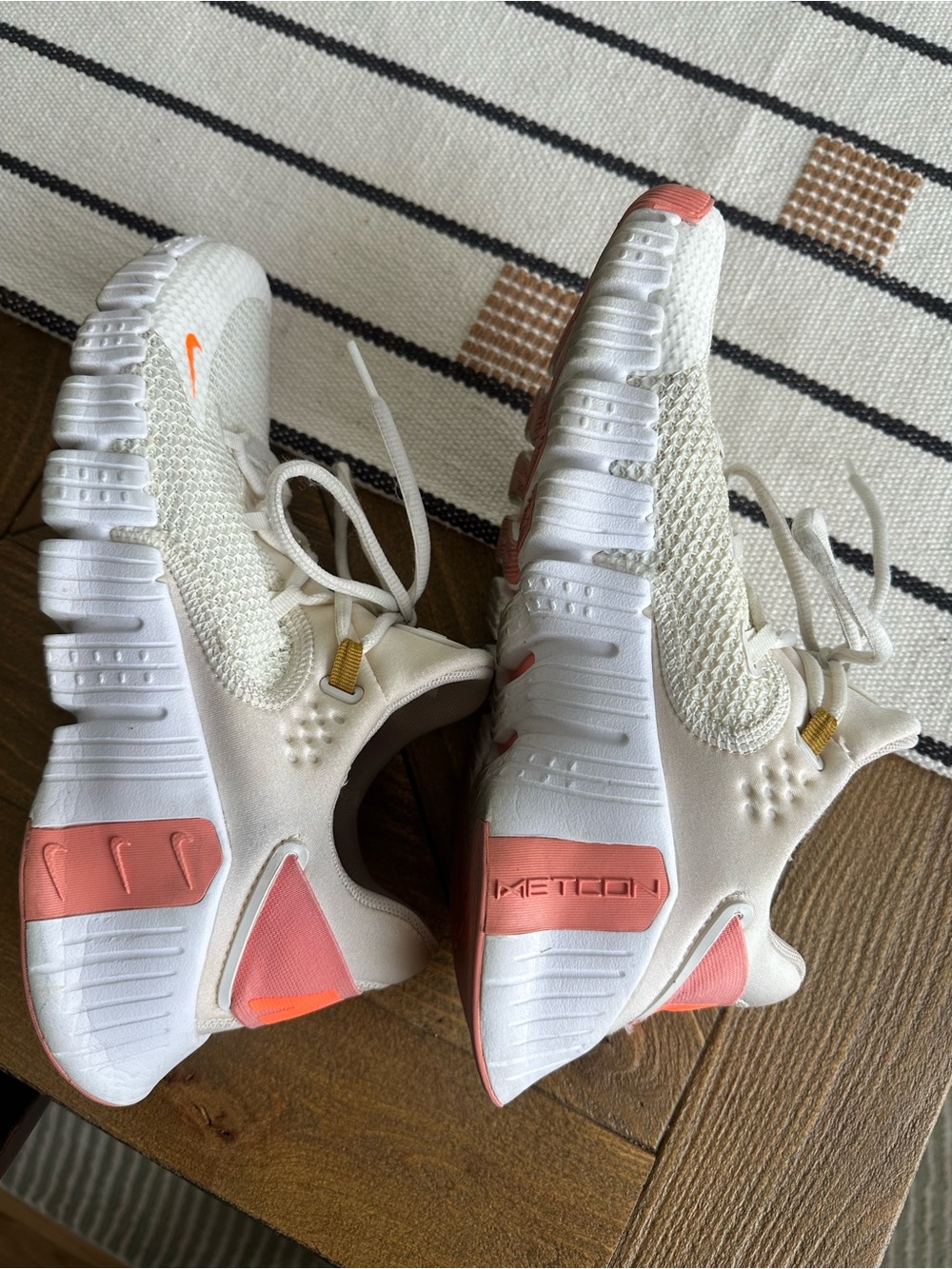 Nike Women’s White and Coral Pink Free Metcon 4 Training Sneakers
